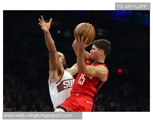 狄龙称赞布克进攻更具侵略性并找到创造罚球机会的有效方法