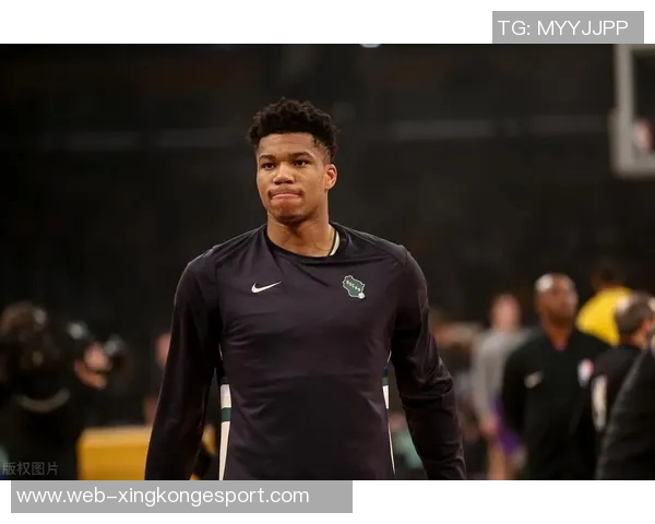 字母哥幽默回应交易传闻自称联盟最受欢迎的辣妹